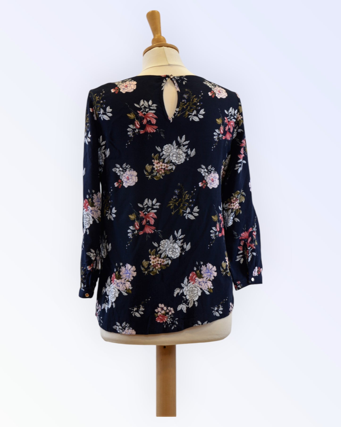 House Basic blouse