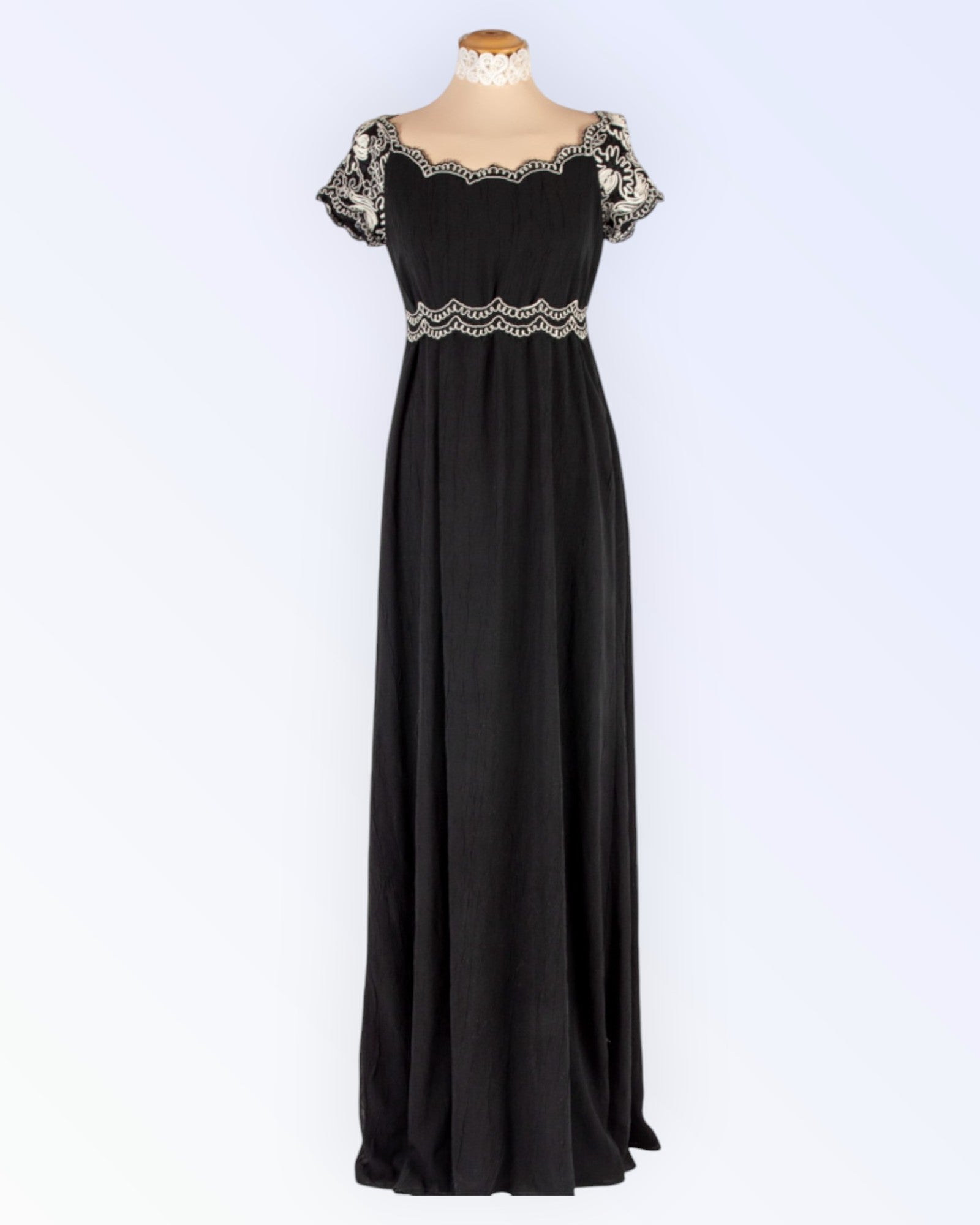 Black empire-cut formal dress Ageless.ee - vintage and retro clothing online store Black empire-cut formal dress Ageless.ee - vintage and retro clothing online store