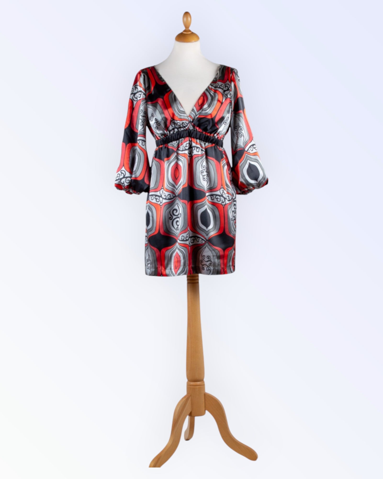 Guessin värikäs mekko