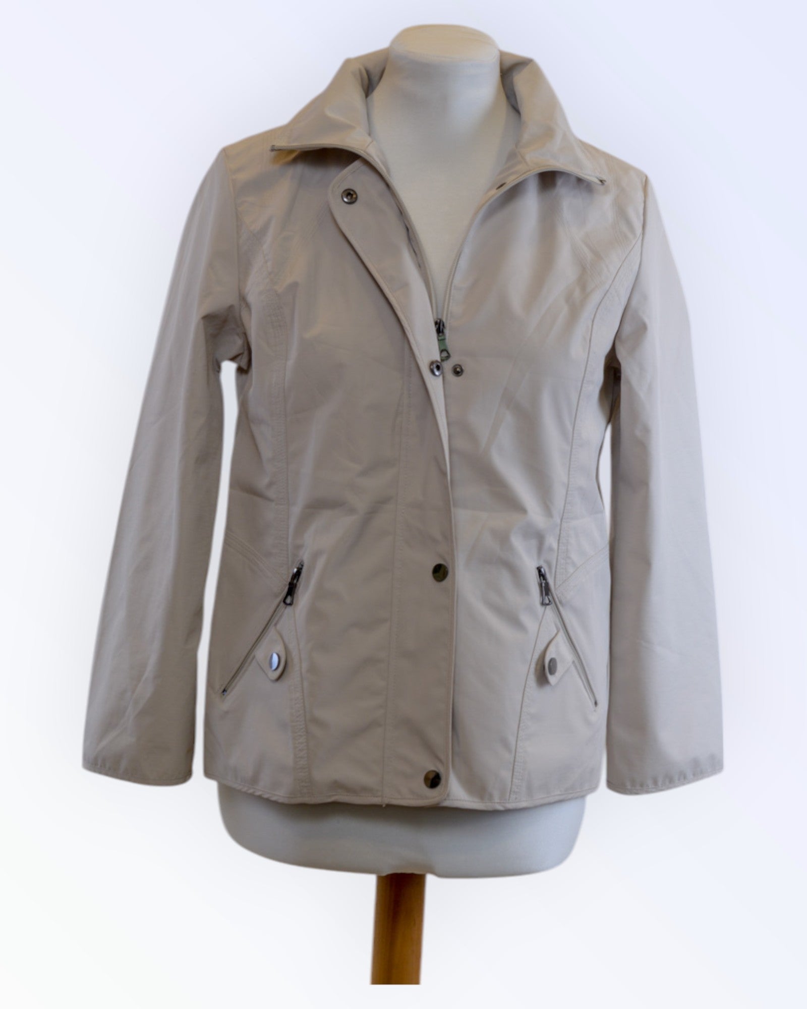 Fabiani impregneer-riidest sportlik jope