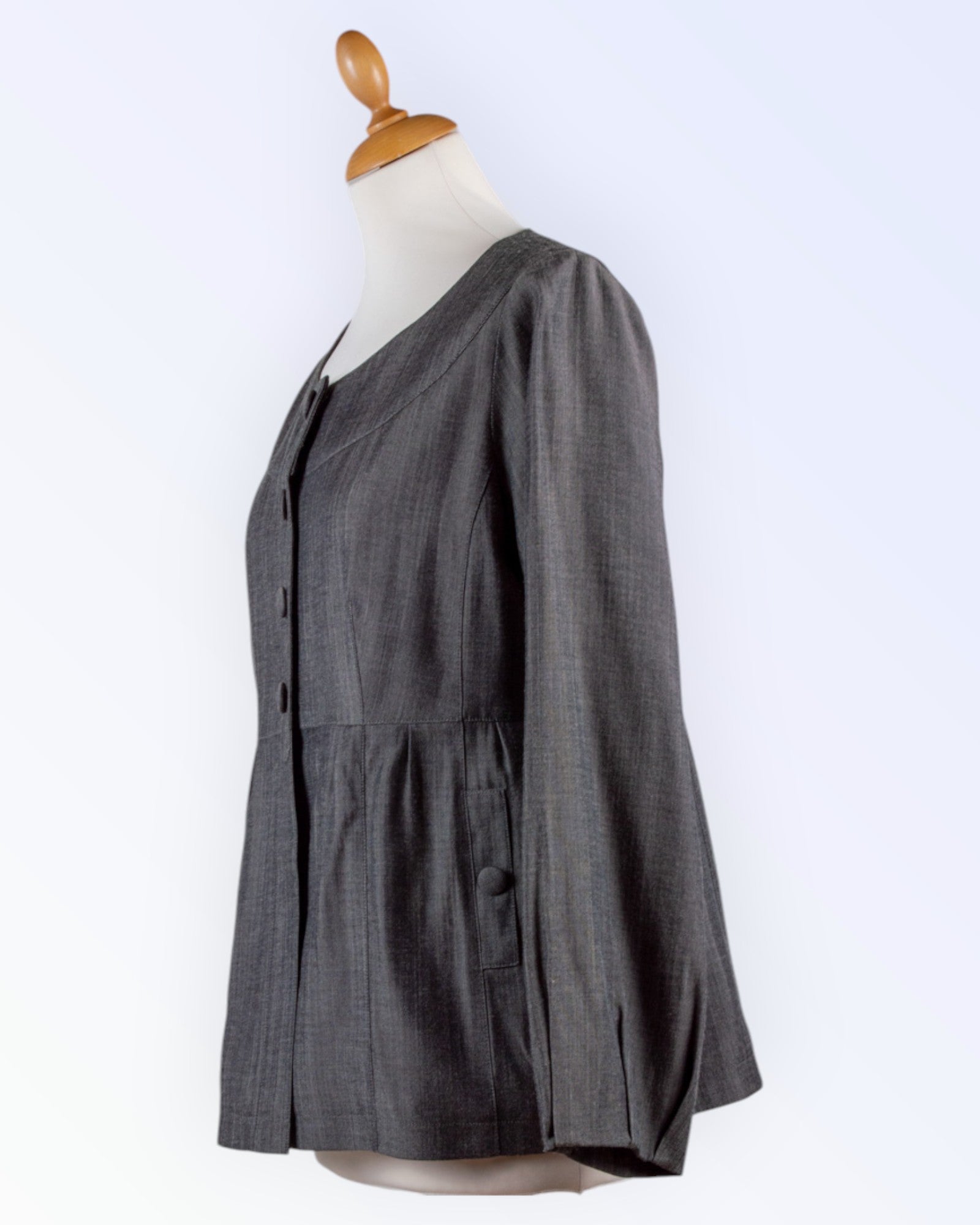 Micha avaralõikeline hallist kangast jakk