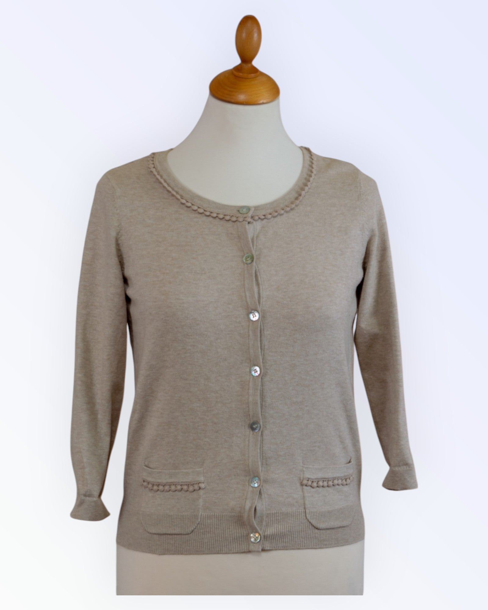 Laura Ashley beige neuletakki