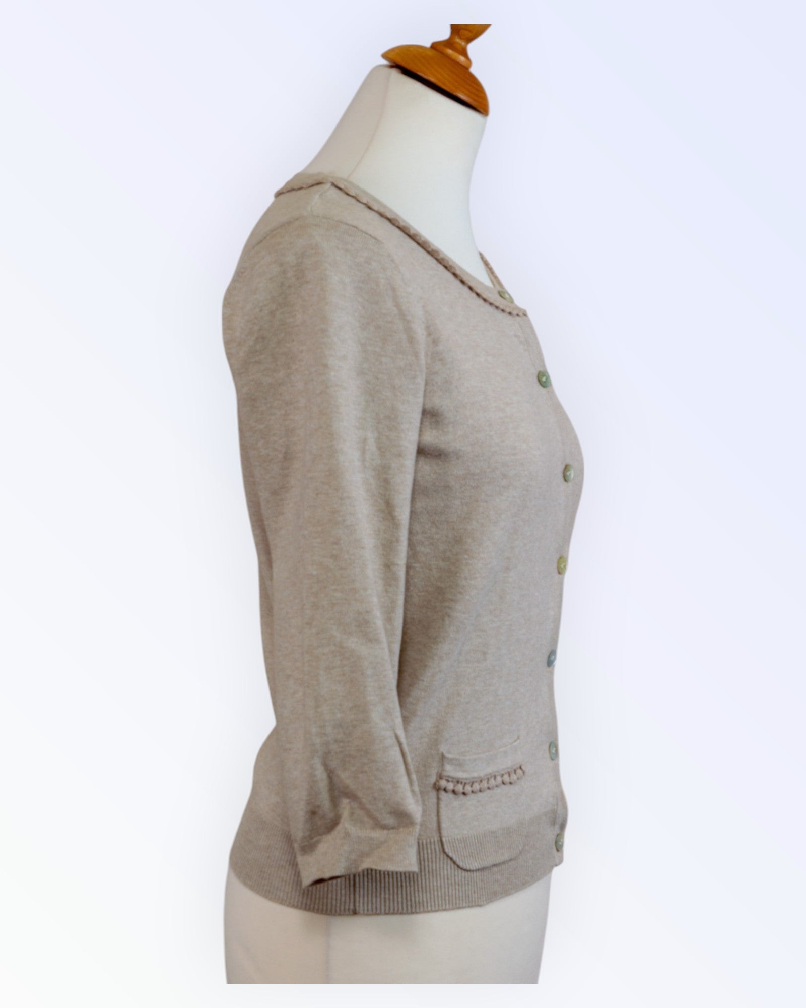 Laura Ashley beige neuletakki
