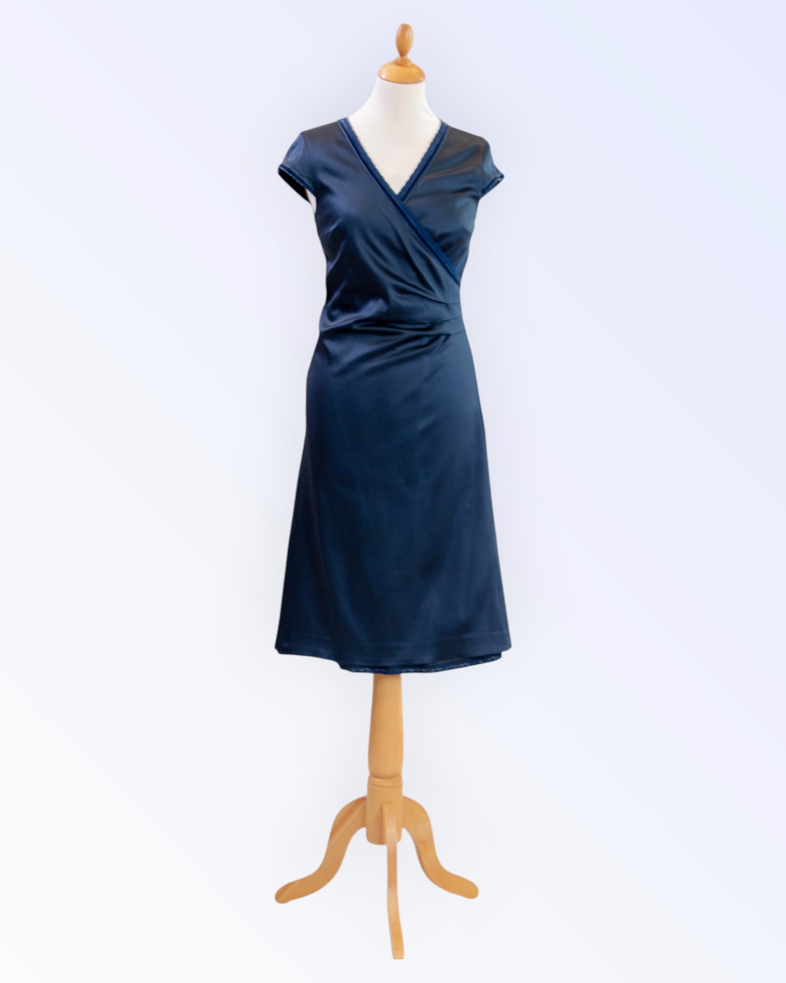 In Wear navy blue formal dress Ageless.ee - vintage and retro clothing online store In Wear navy blue formal dress Ageless.ee - vintage and retro clothing online store