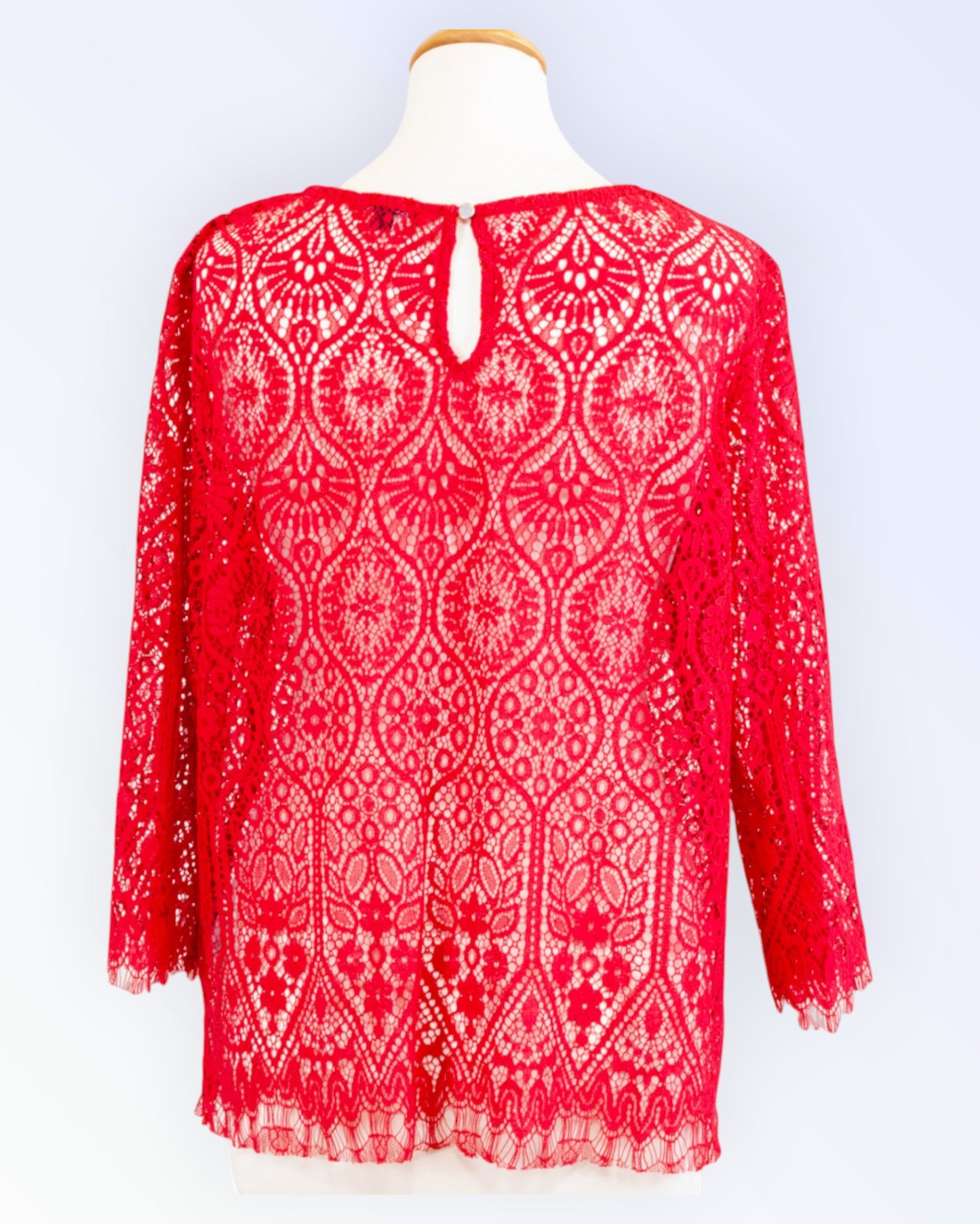 Kiabi red lace top.