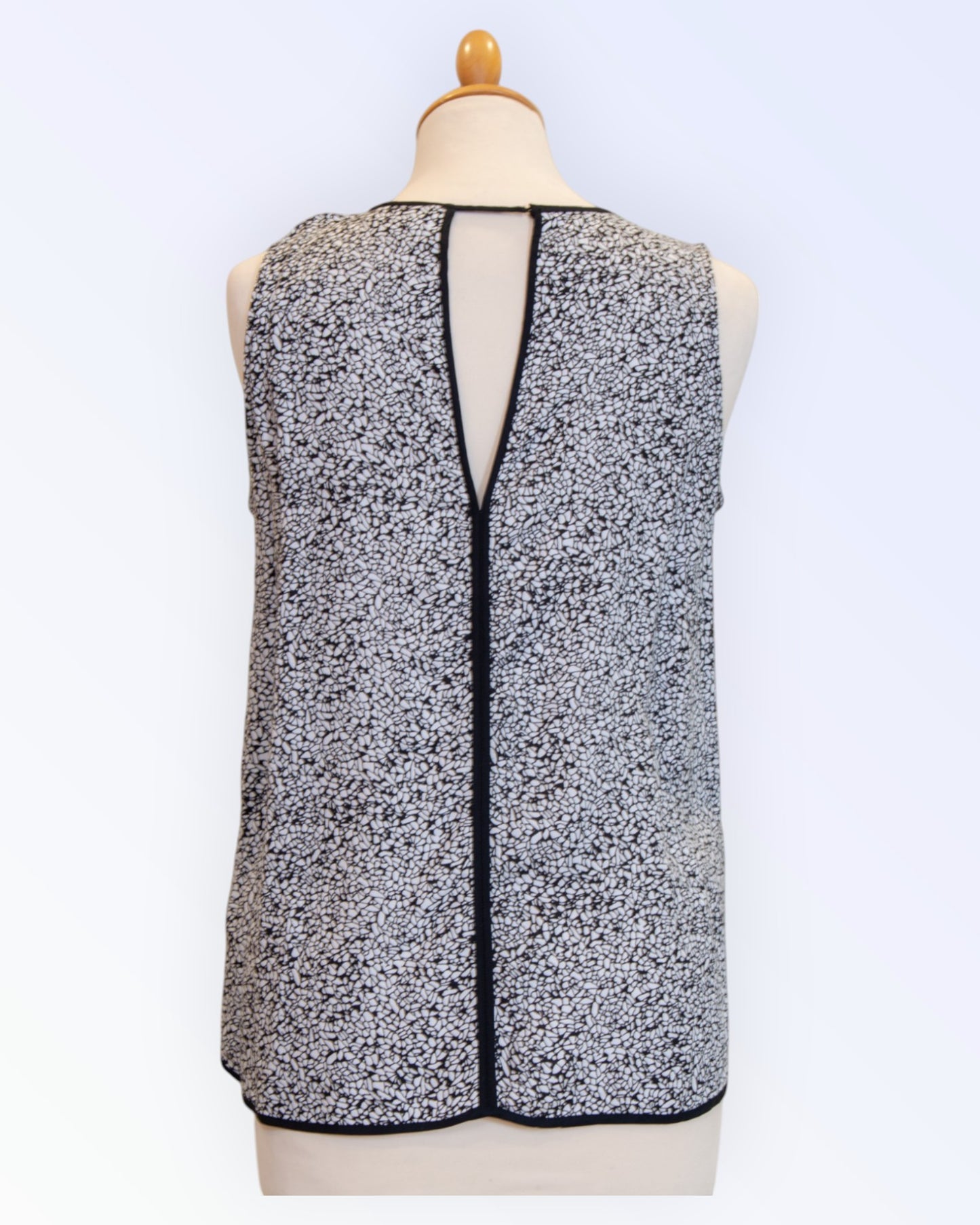 Alba Moda mustavalkoinen toppi