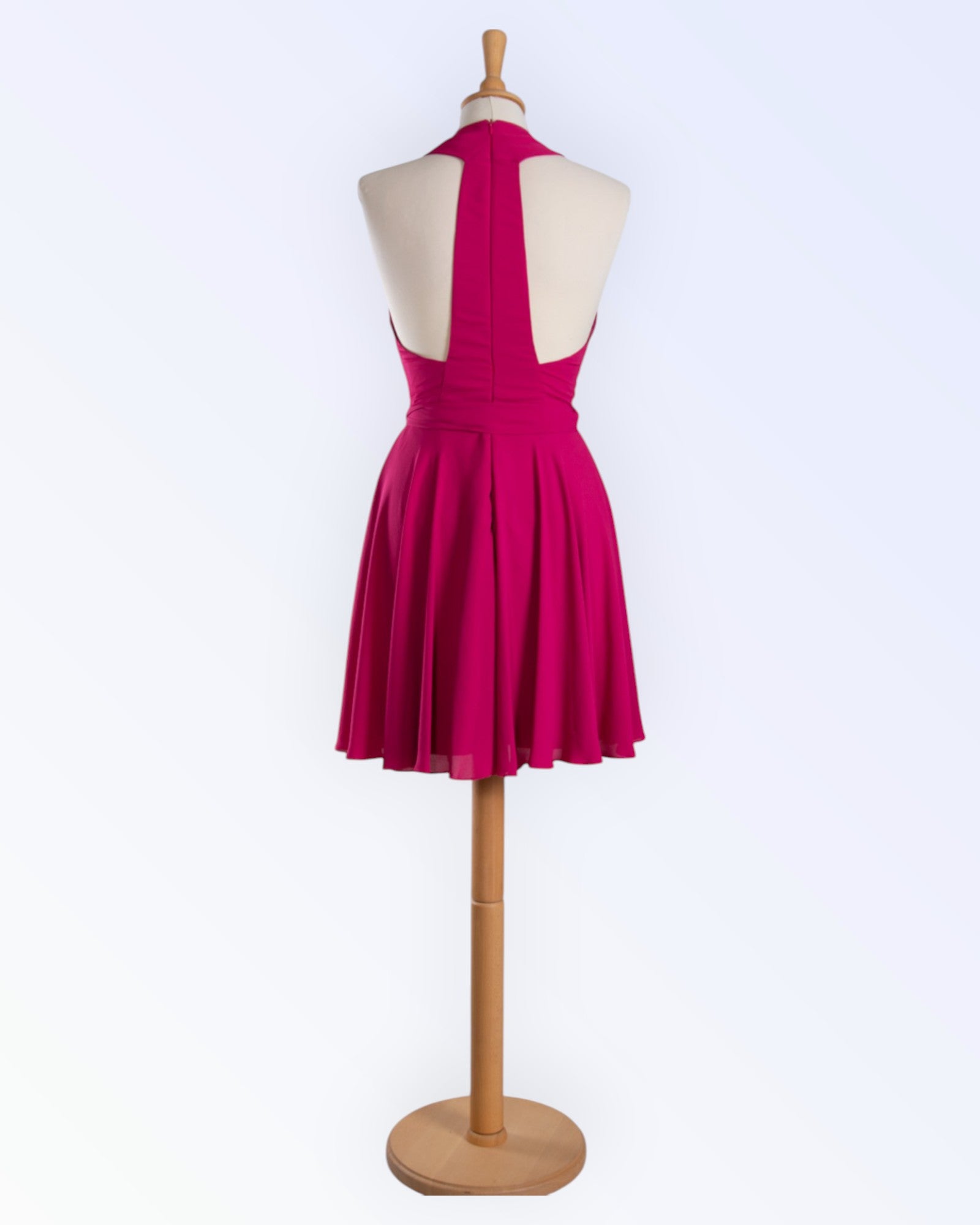 Vaarikapunasest šifoonist minikleit