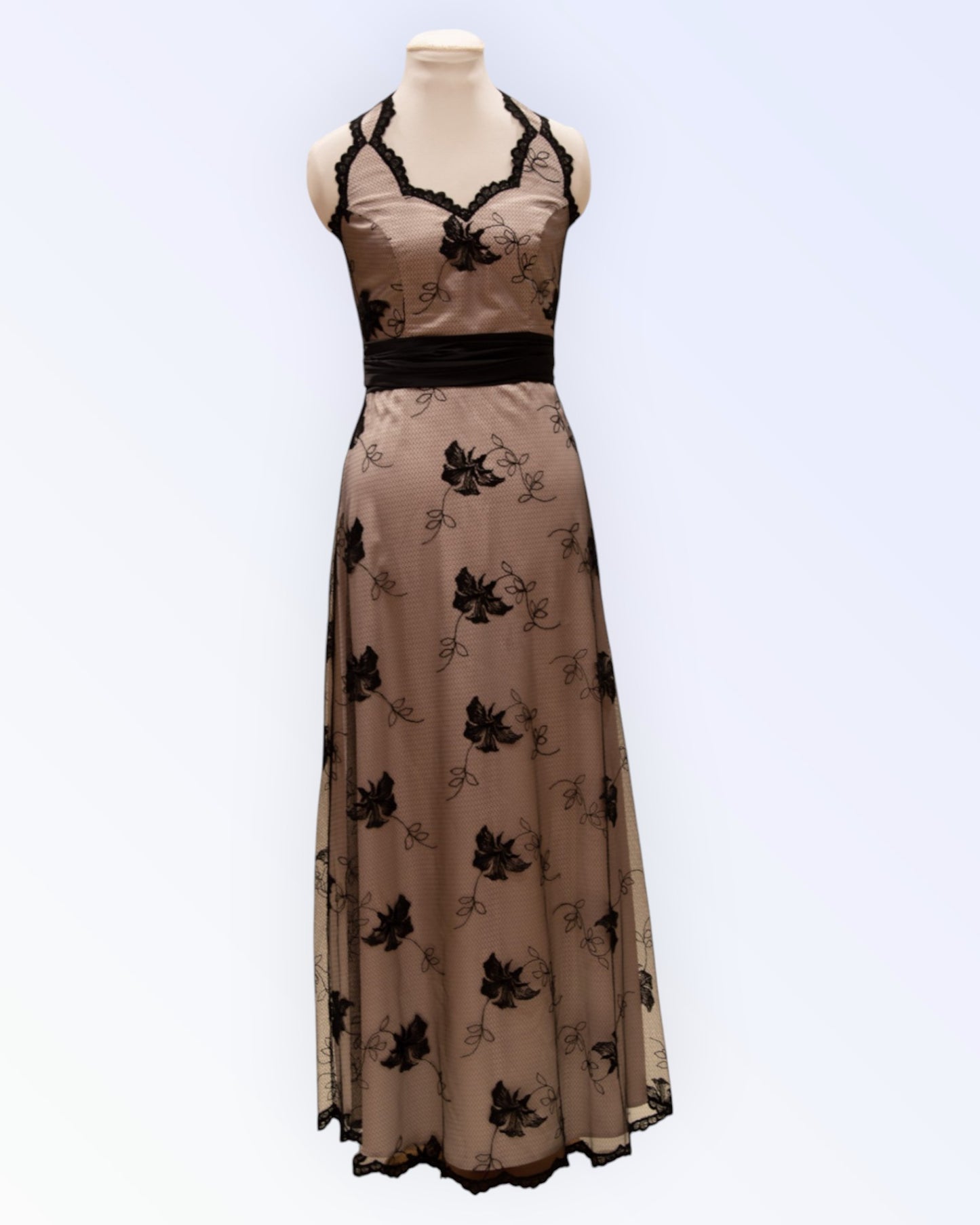 Black lace party dress with beige lining