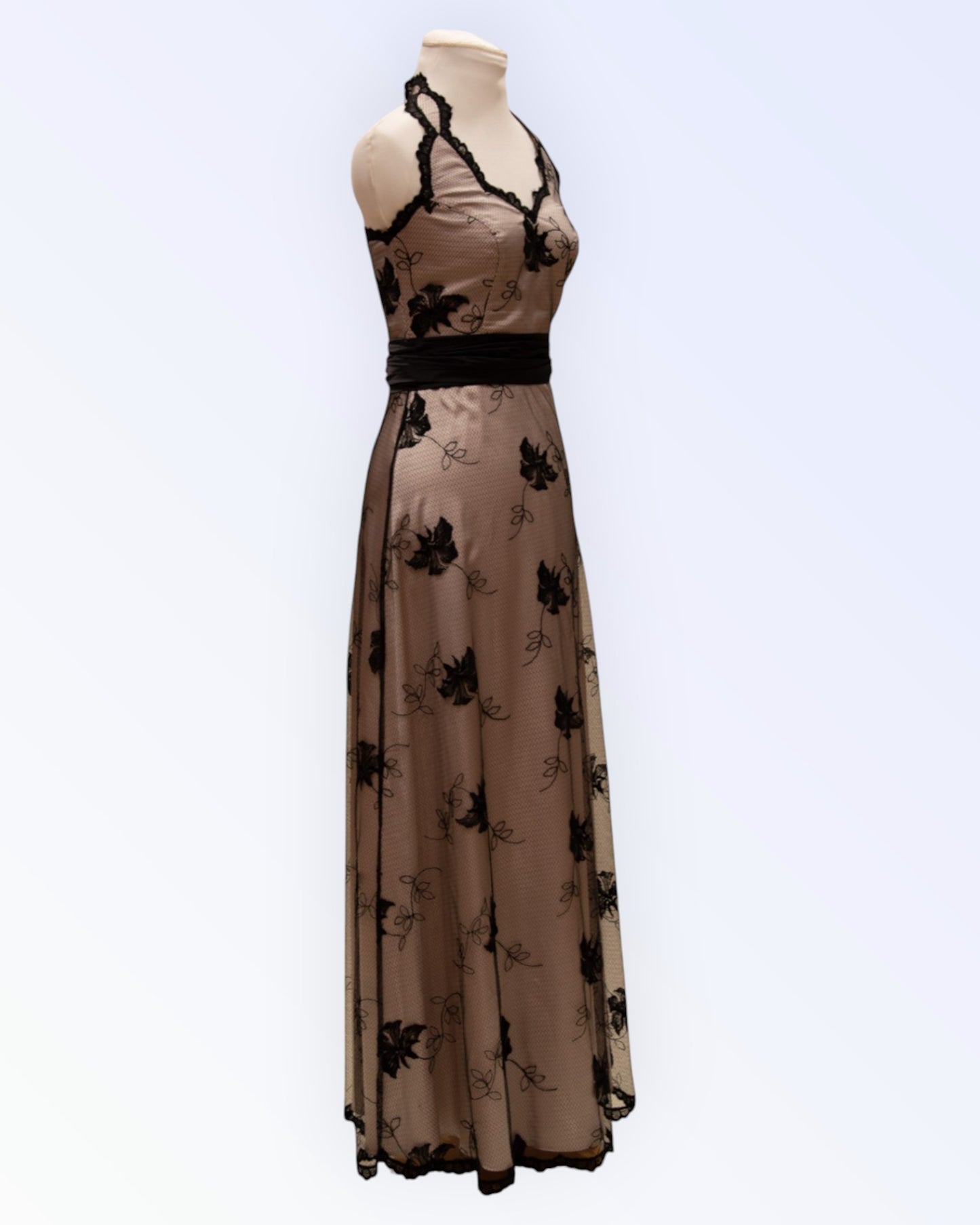 Black lace party dress with beige lining