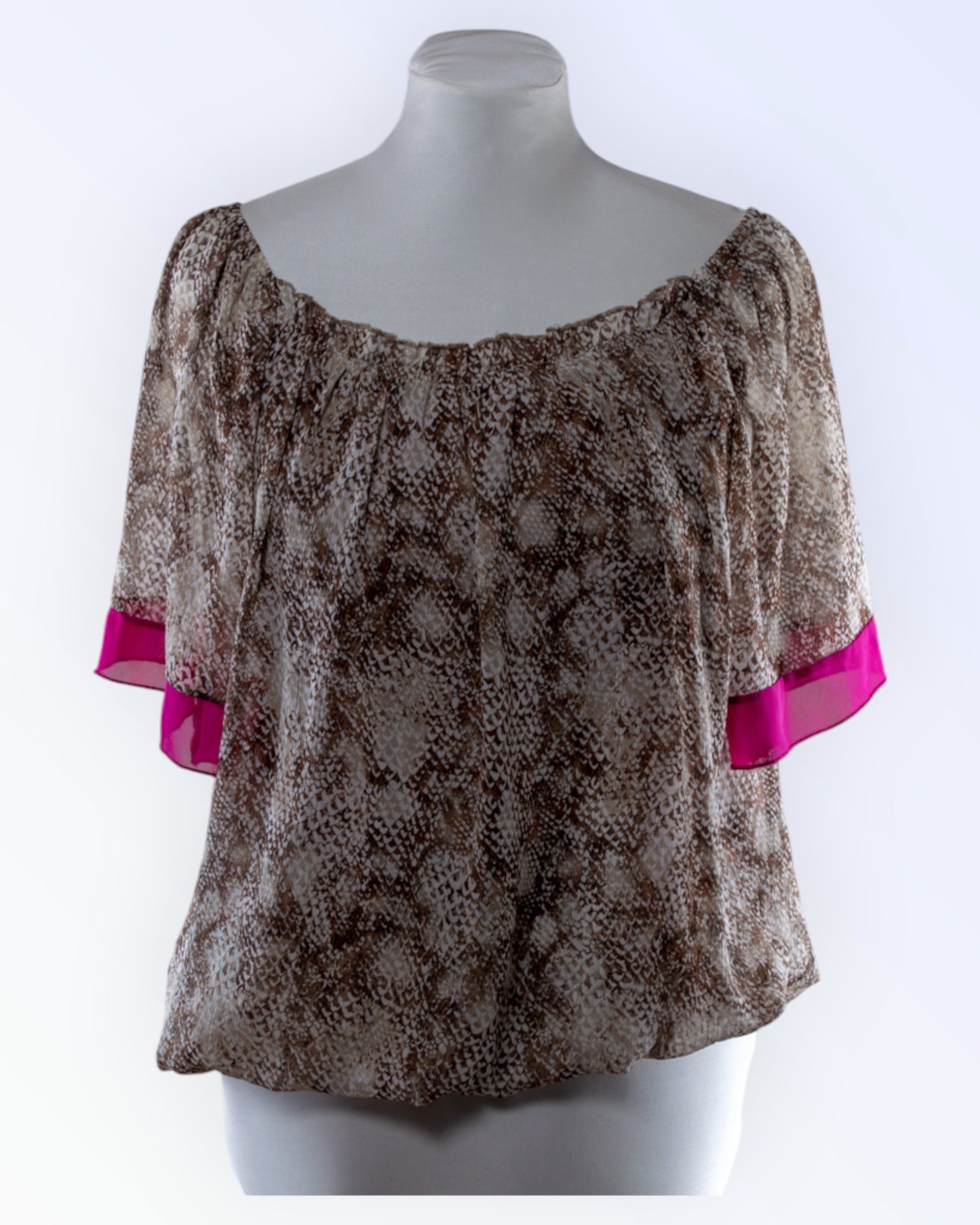 Loose-fitting chiffon top
