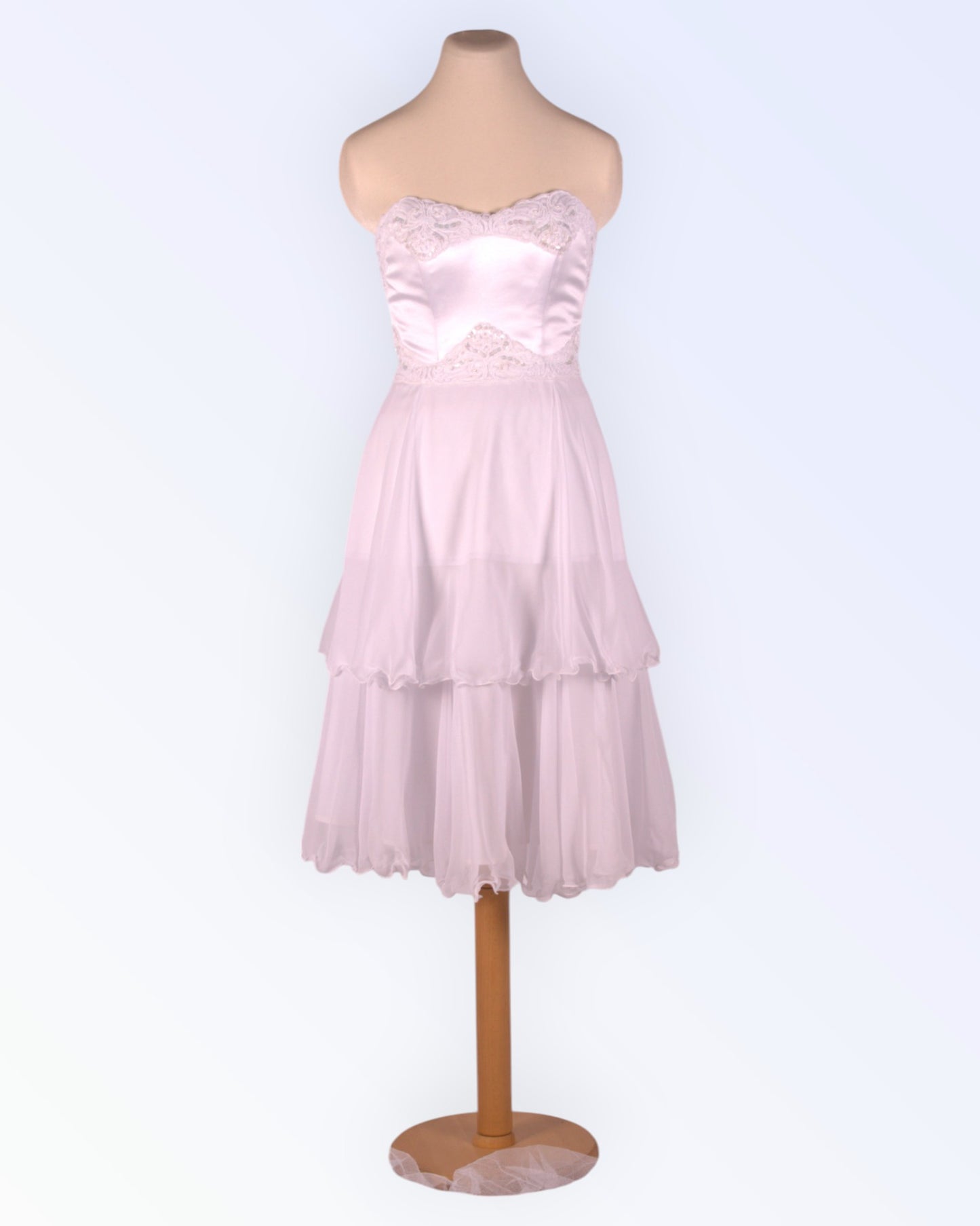 Short white dress