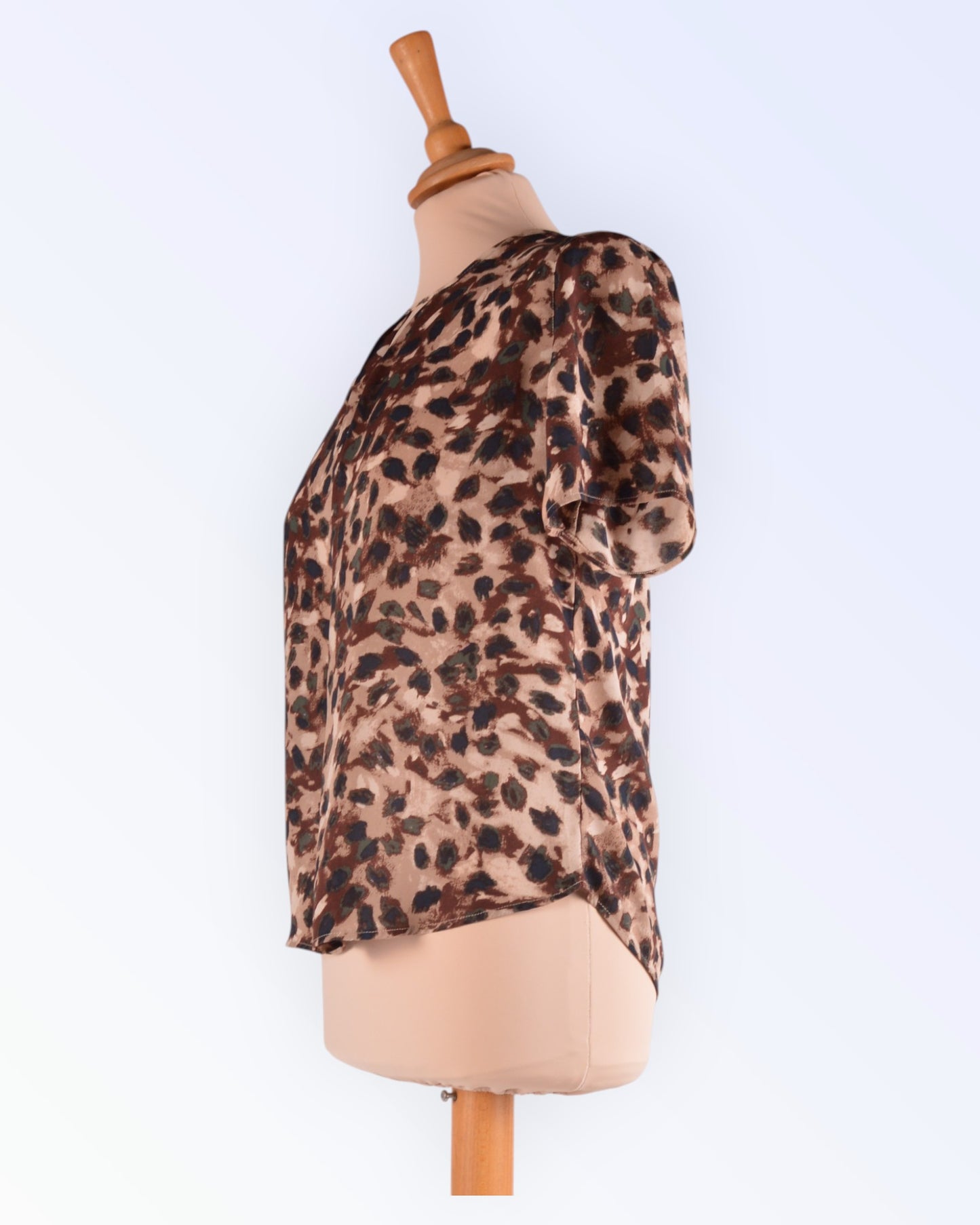 Stockh lm loomamustriga top