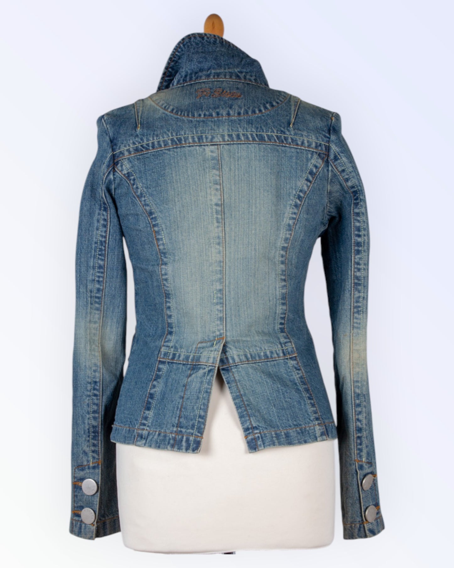 Denim jacket with fishbone lapel collar