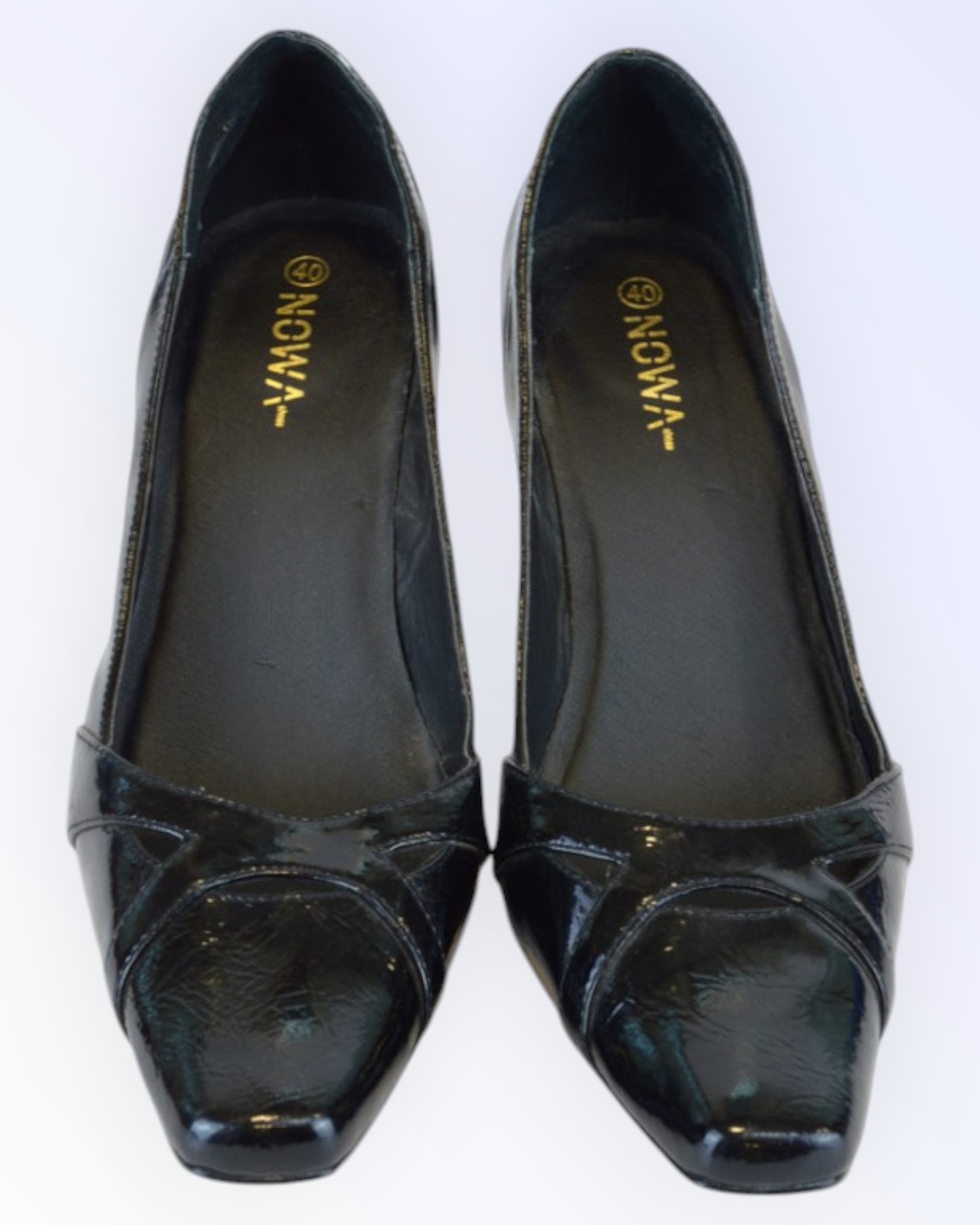 Nowa mustad kingad