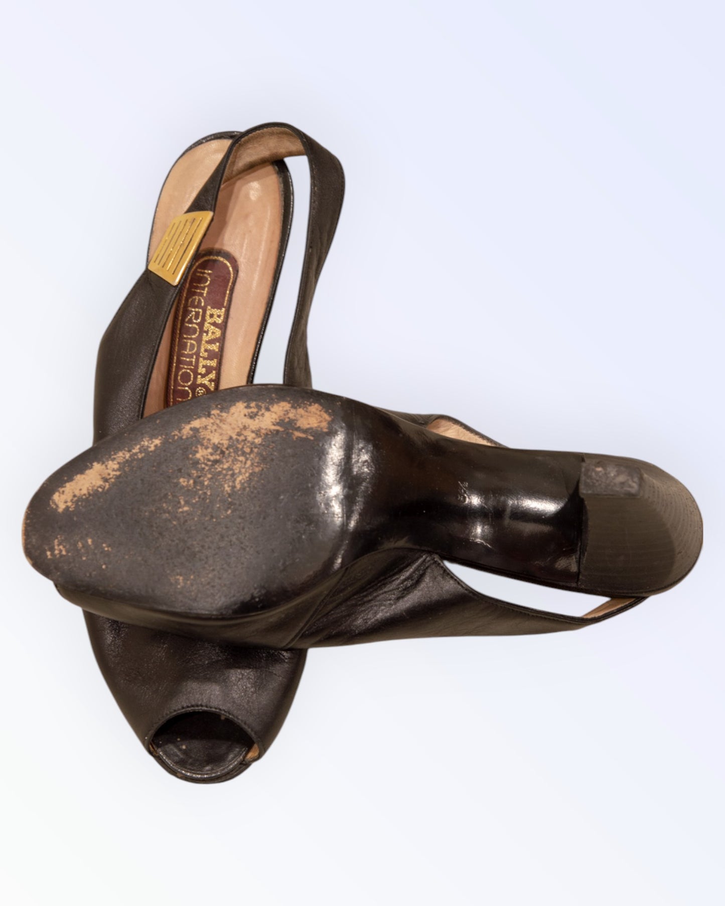 Bally International mustast nahast sandaalid
