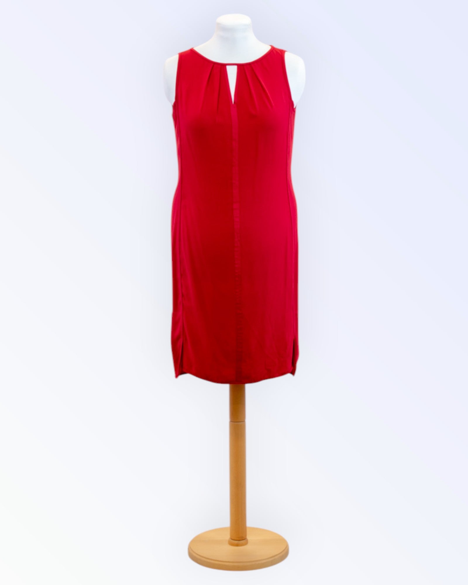 Claudia Sträter red dress