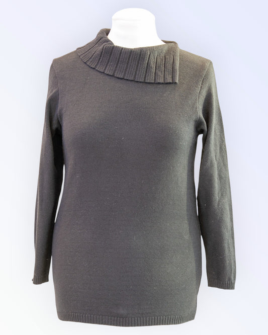 Black knitted sweater