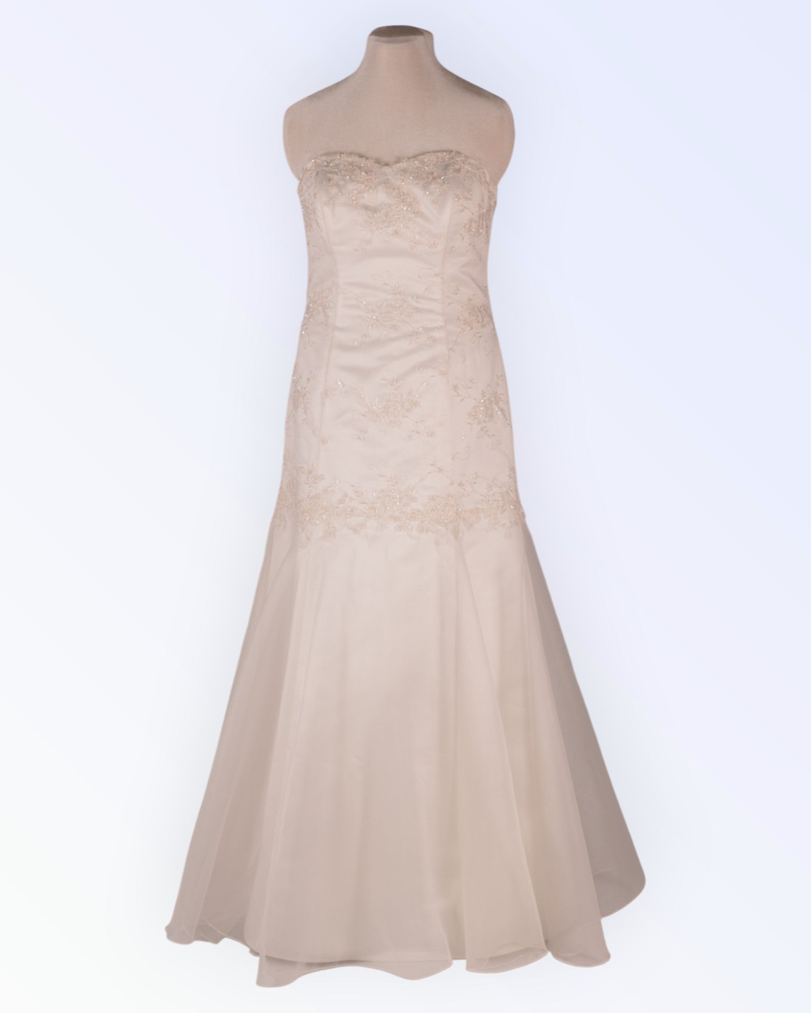 Off-white organza wedding dress