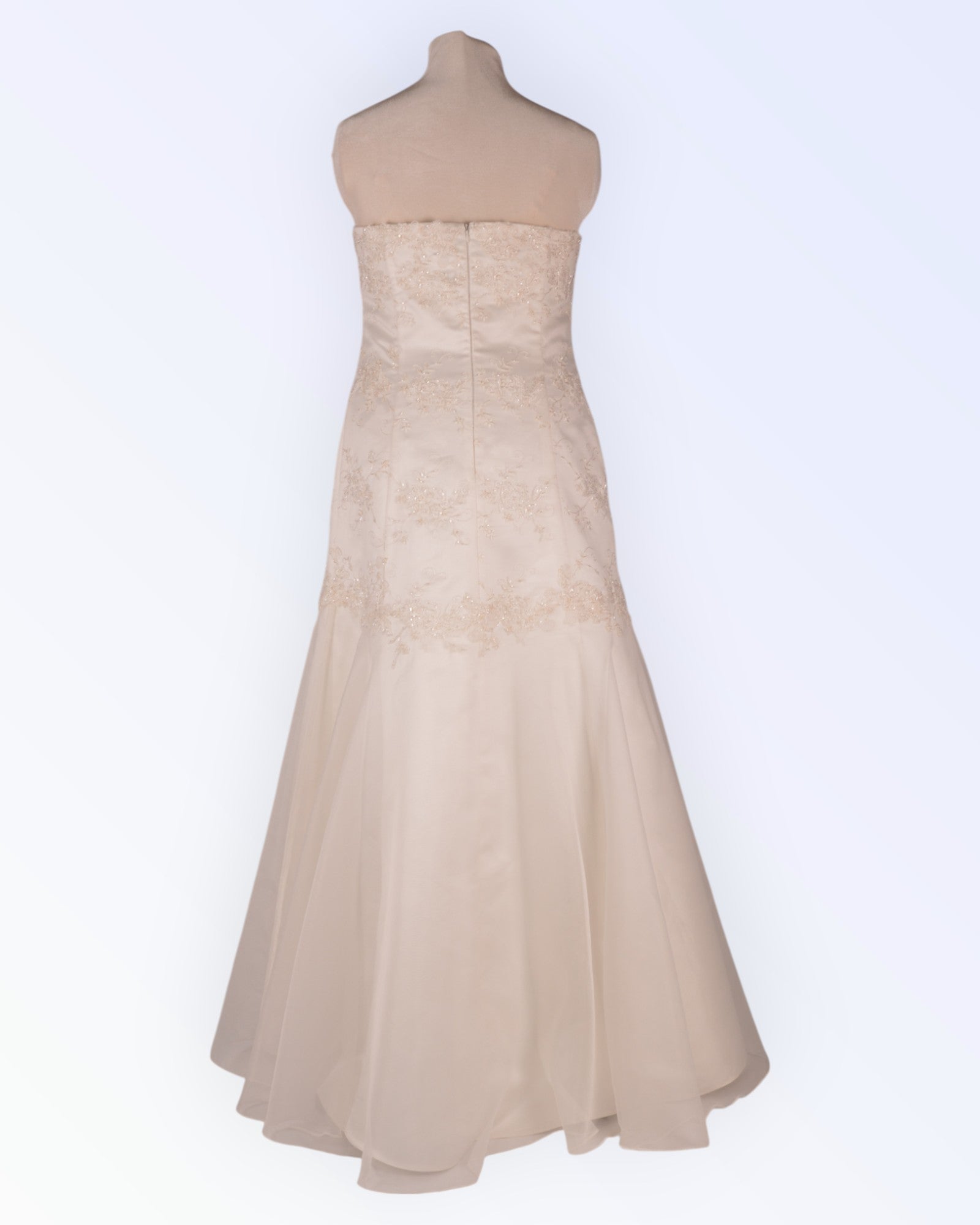 Off-white organza wedding dress