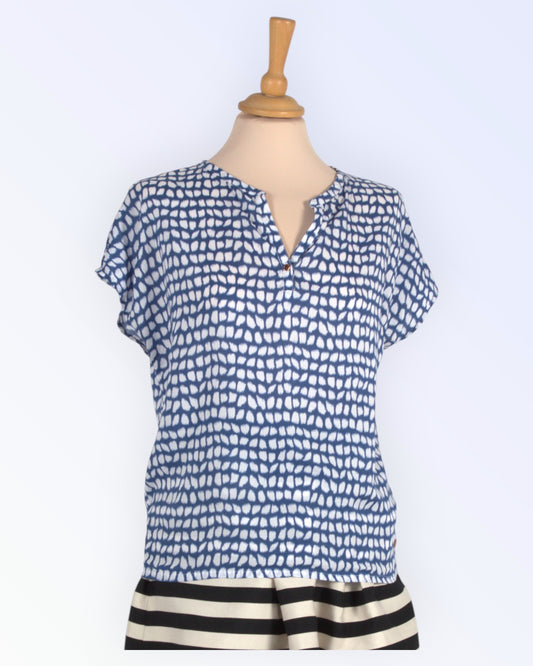 Peak Performance thin summer blouse