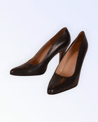 Studio Sims'id mustad nahkkingad