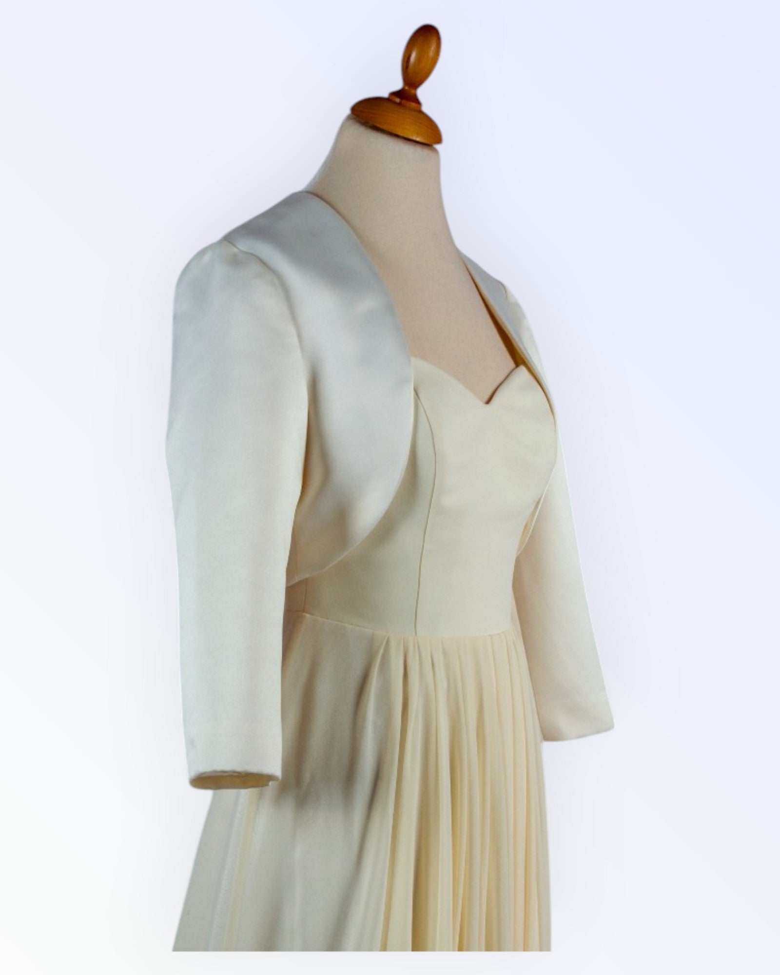 Festive off-white bolero