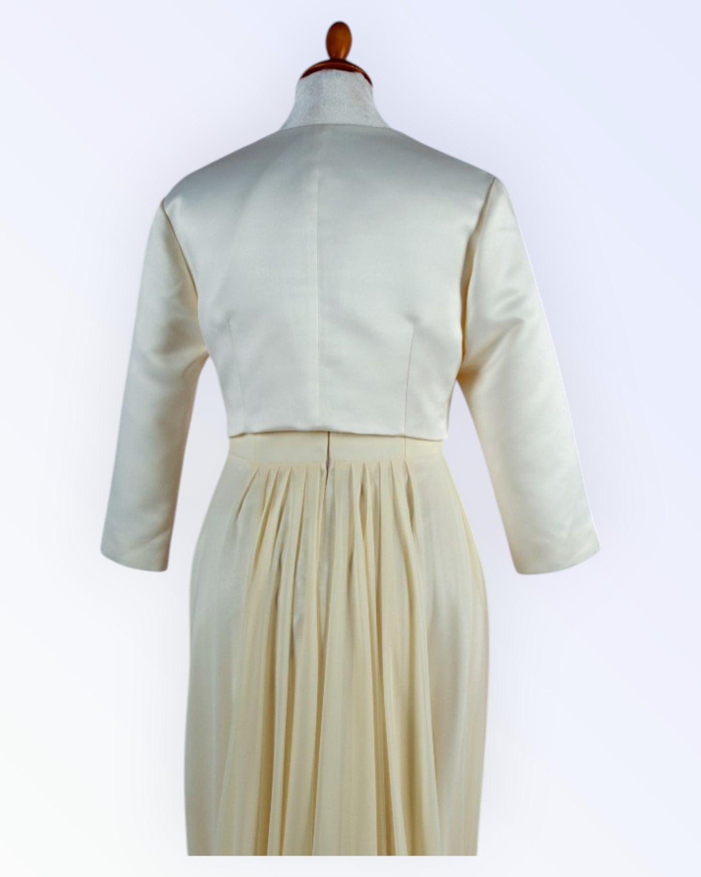 Juhlava luonnonvalkoinen bolero
