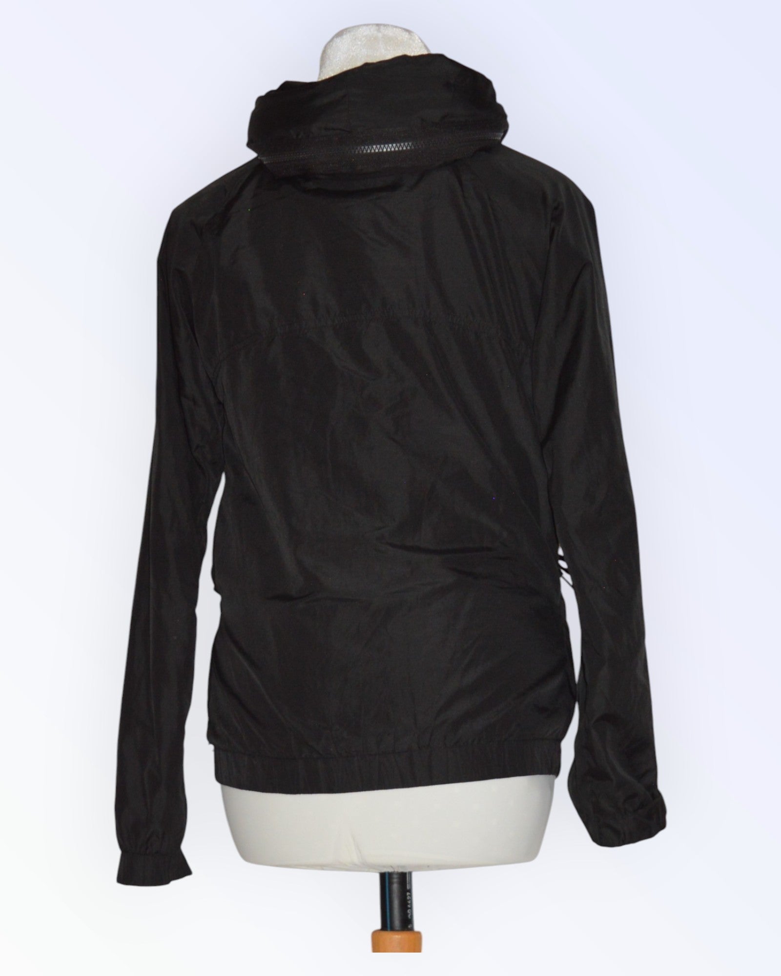 Chillin by Cropp thin black jacket