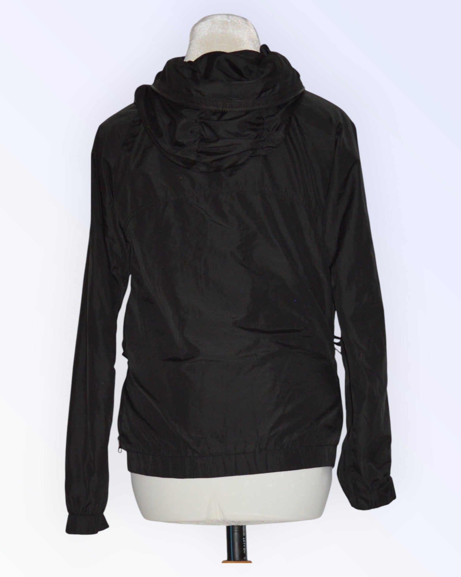 Chillin by Cropp thin black jacket