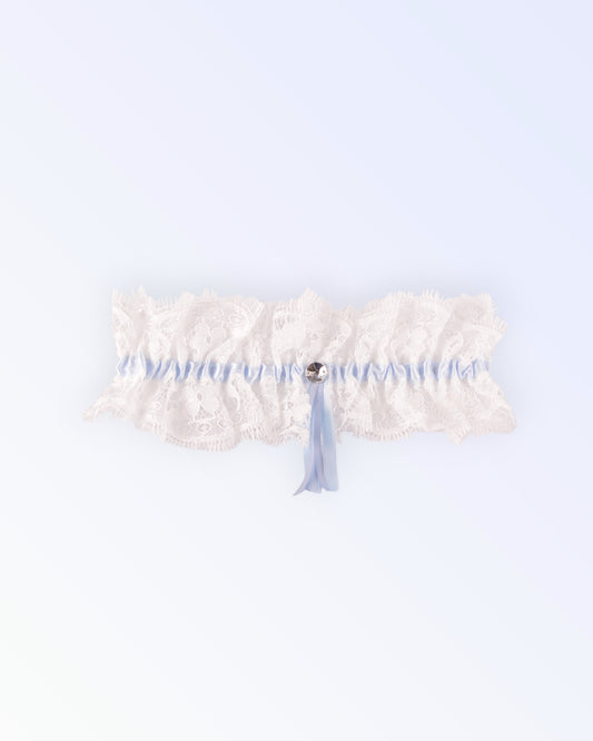 Classic garter made of delicate lace