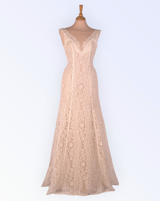 Lace dress with nude lining