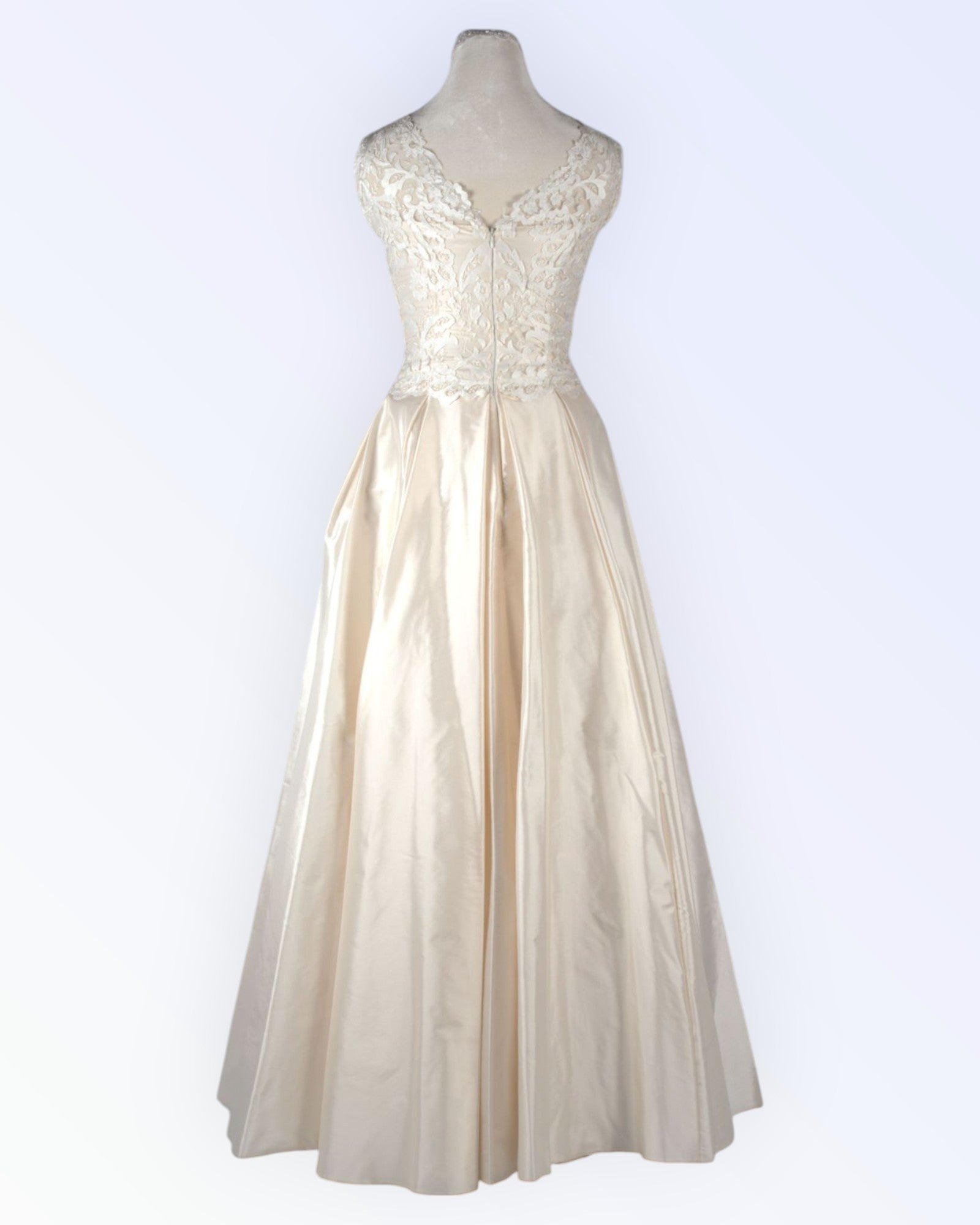 Wedding dress with pleated skirt