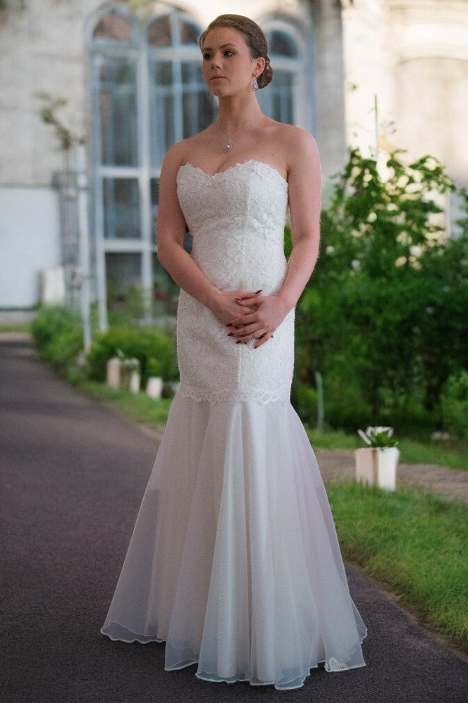 Off-white wedding dress
