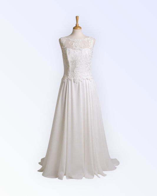 Off-white chiffon wedding dress