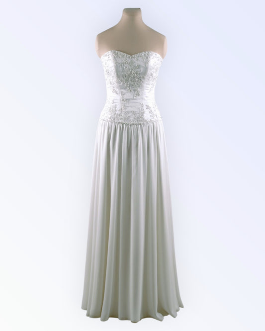 Corset-enclosed wedding dress