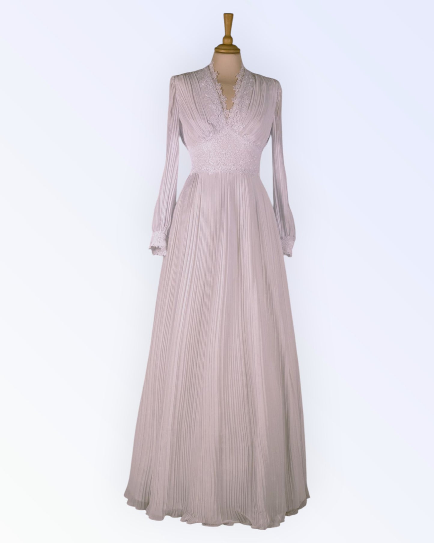 Valkoinen vintage-tyylinen hääpuku