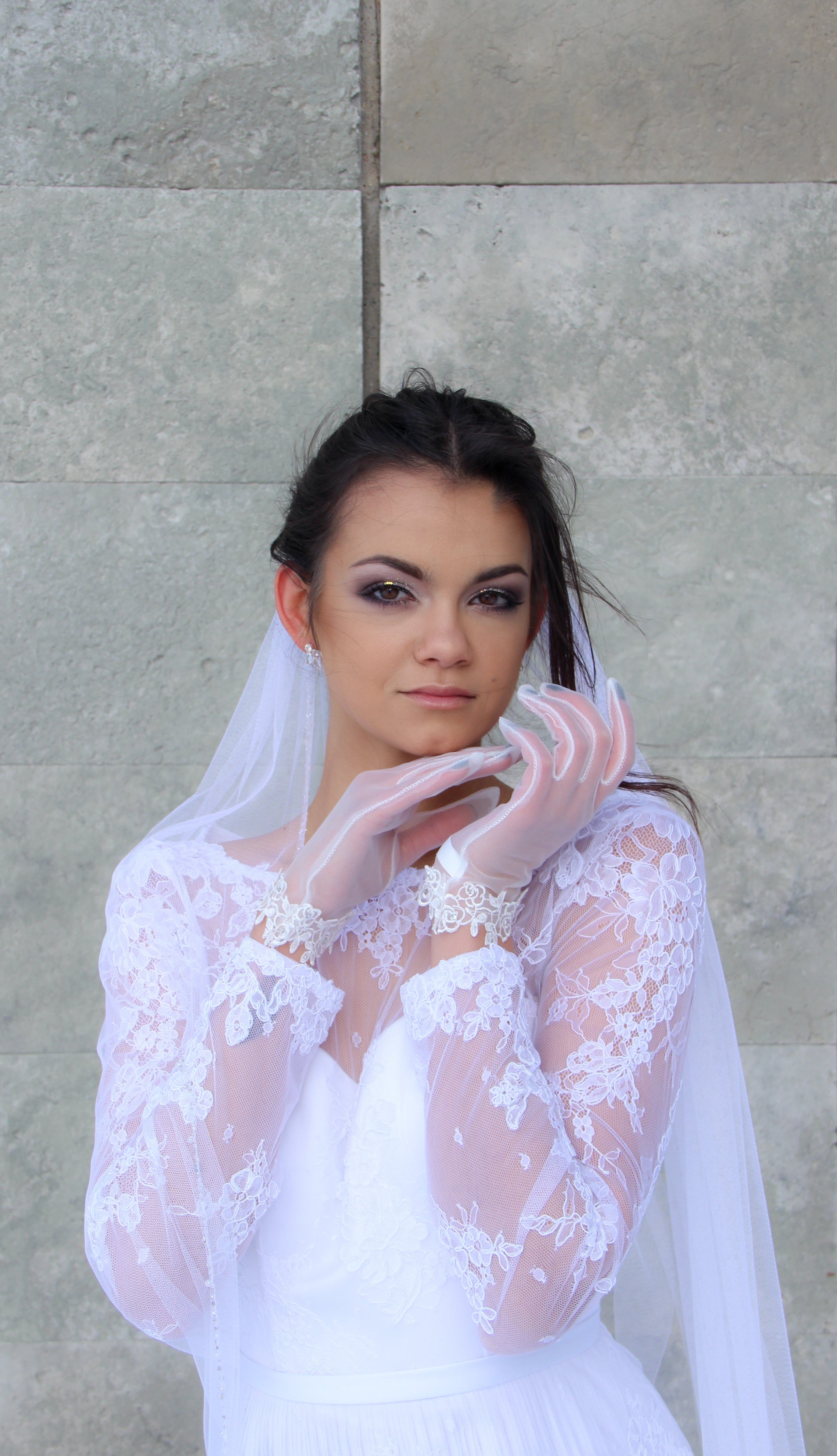 Gloves for the bride