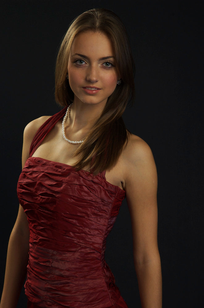 Punasest taftist korsett