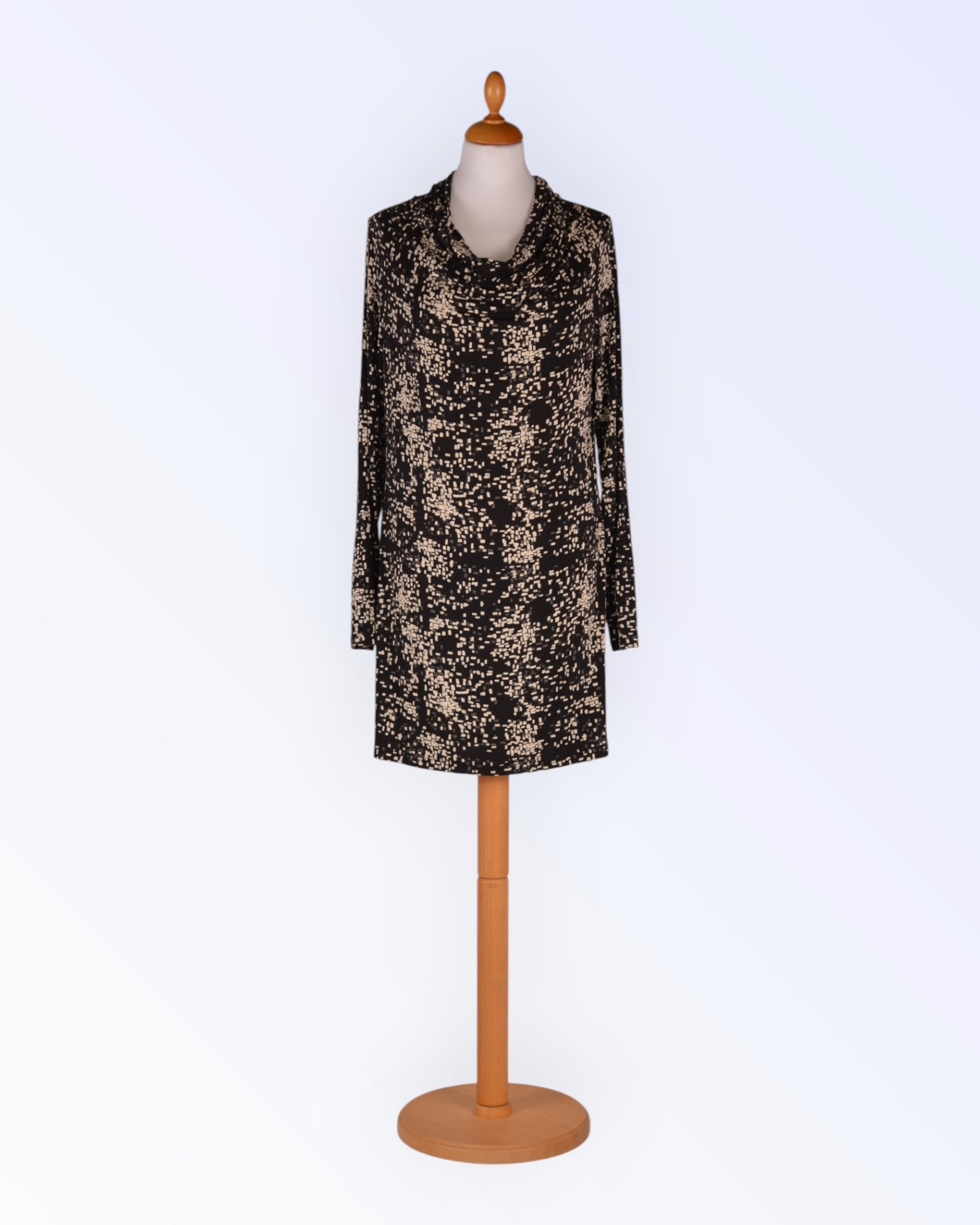 InWear mustavalkoinen neulottu tunika