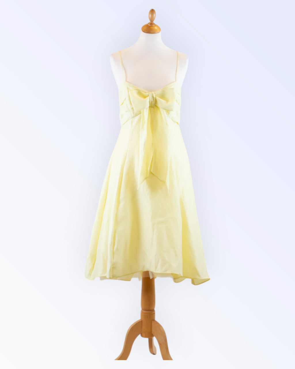Ril's yellow party dress