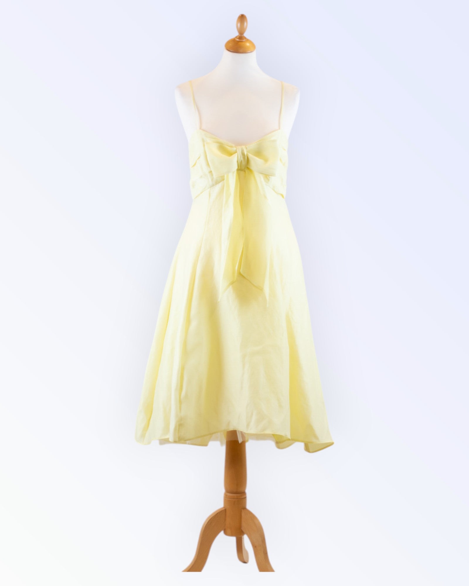 Ril's yellow party dress