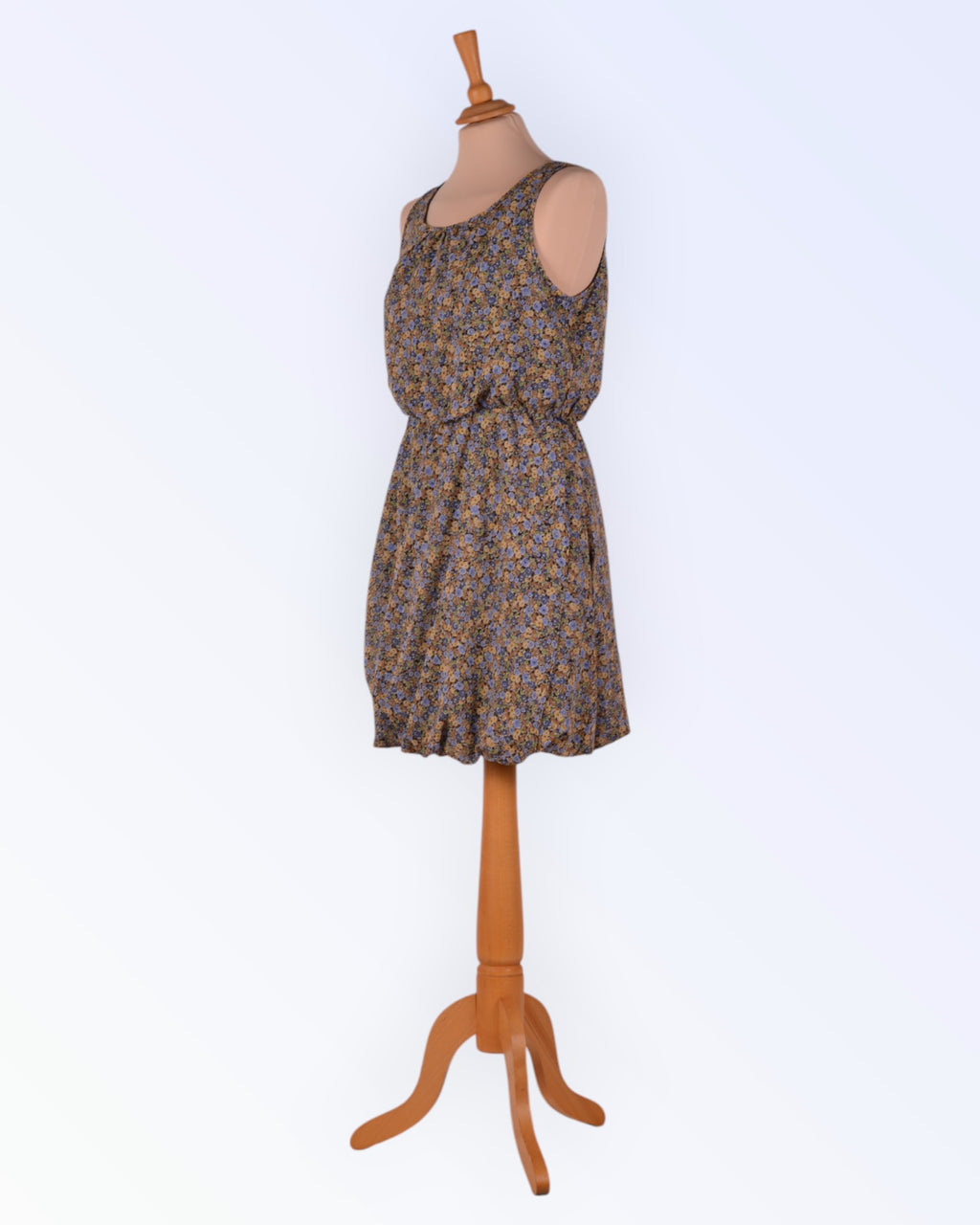 Maeve she who is beautiful lilleline suvekleit