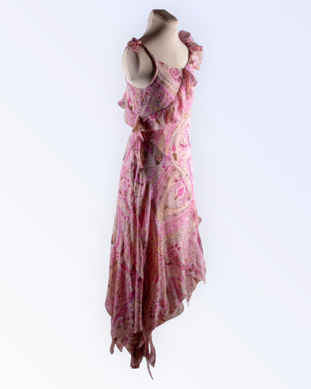 Modeszene värikäs kesämekko