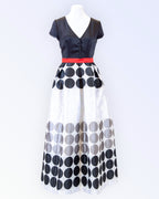 Muodollinen pitkä mekko brokadihameella