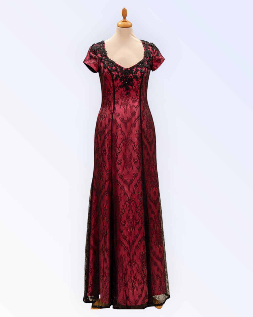 Mustast pitsist erkroosa voodriga pikk pidulik kleit