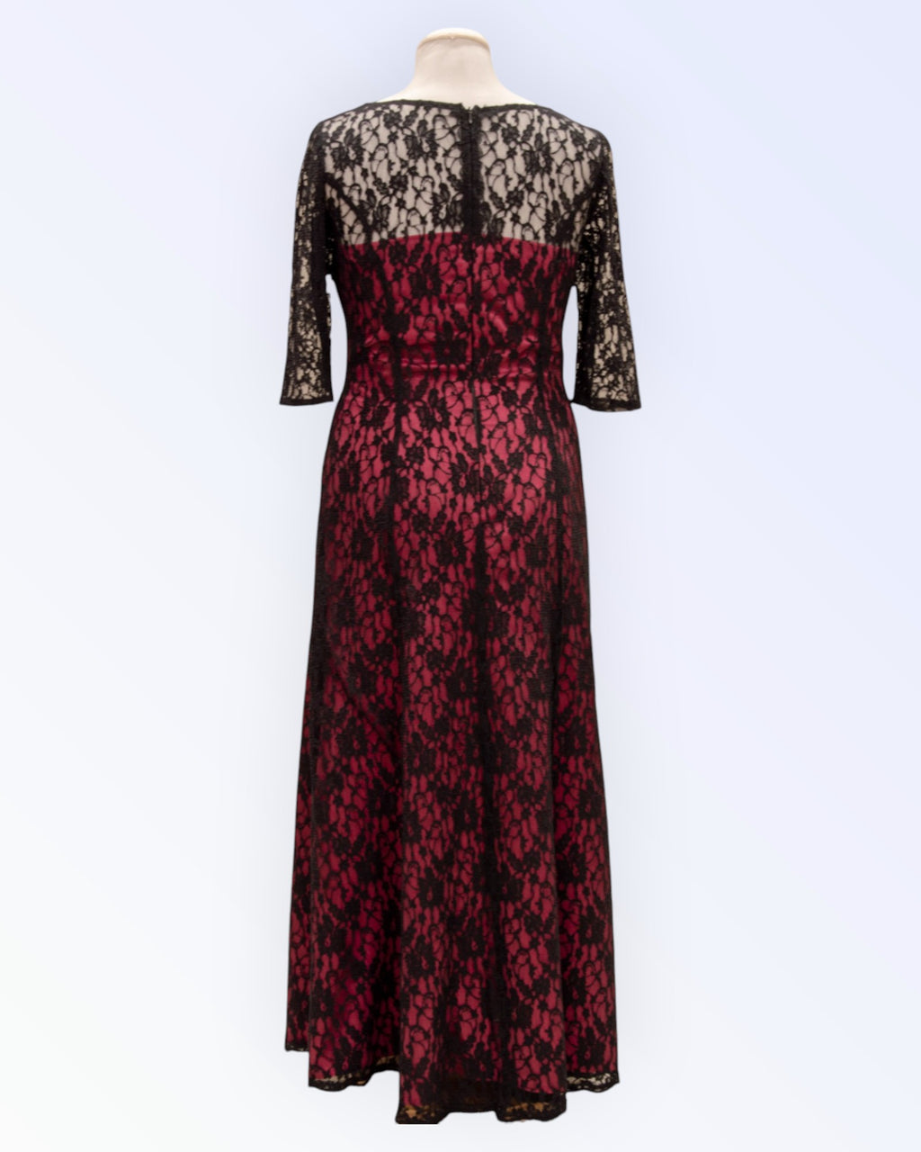 Mustast pitsist violetse voodriga pikk pidulik kleit