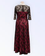 Mustast pitsist violetse voodriga pikk pidulik kleit