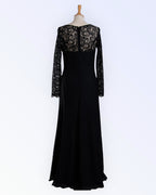 Pikk A-lõikeline õhtukleit mustast pitsist