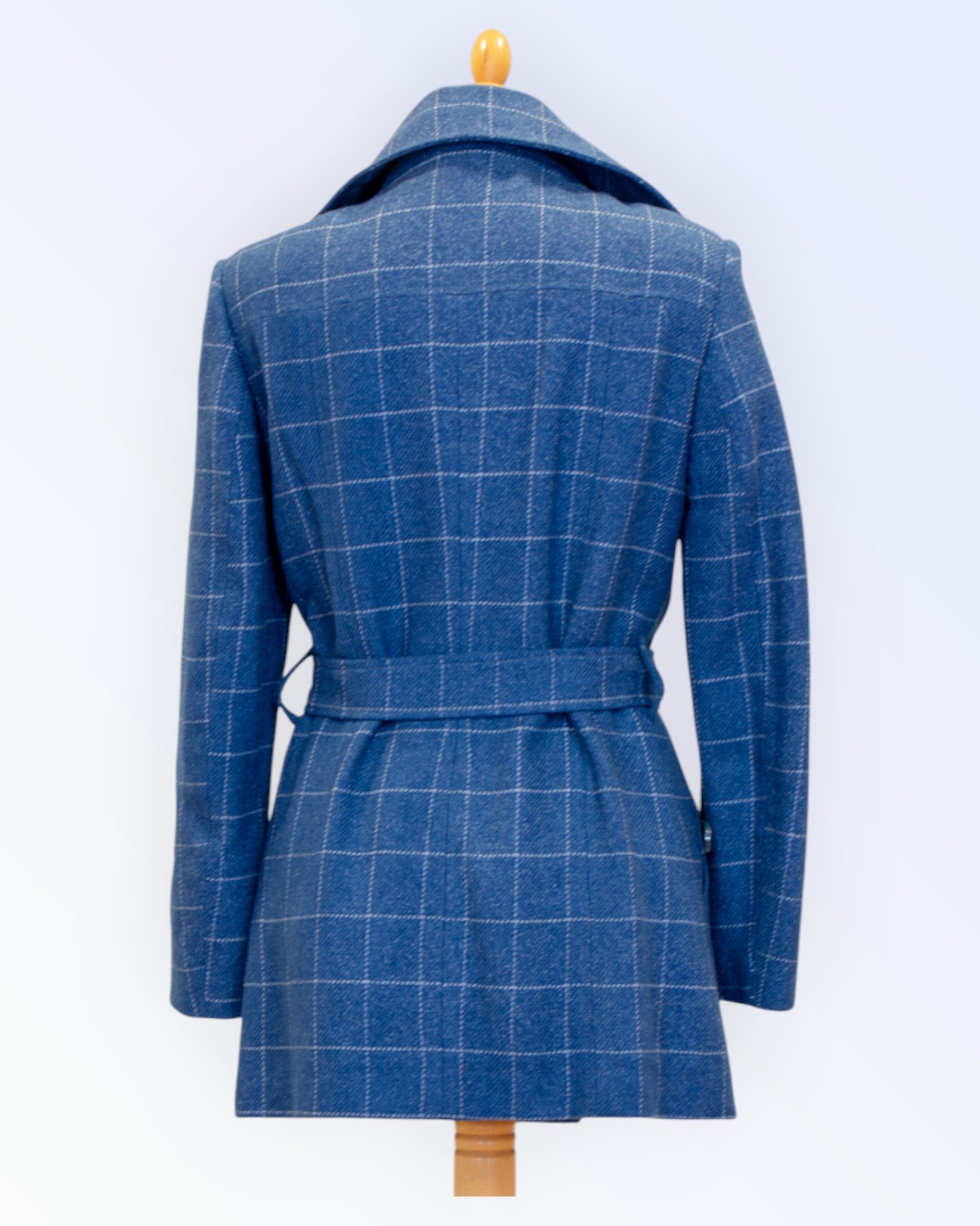 Checked winter coat with insulated lining