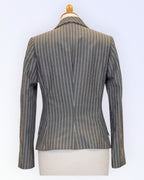 Triibuline kostüümjakk